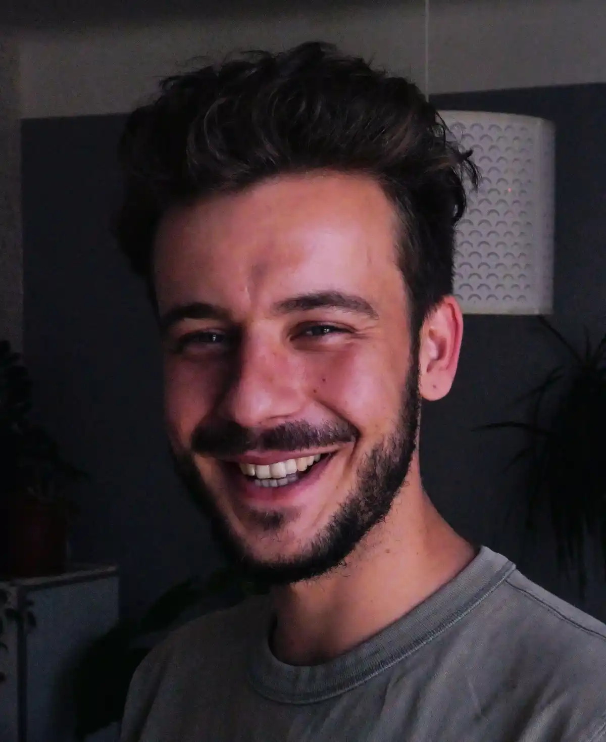 Professional French Tutor for Online Conversational Lessons